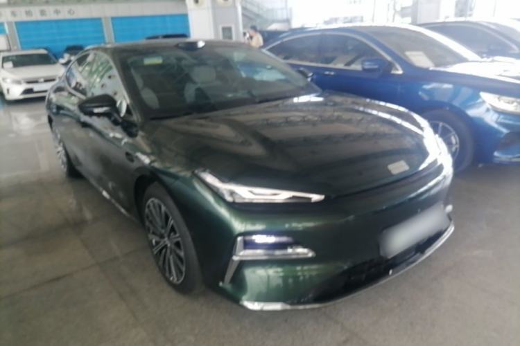 Used Geely Galaxy 8 2025 130km EM-P Starship Edition Front Right 45 Deg