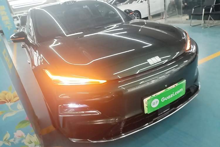 Used Geely Galaxy 8 2025 130km EM-P Starship Edition Front Right 45 Deg