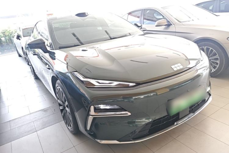 Used Geely Galaxy 8 2025 130km EM-P Starship Edition Front Right 45 Deg