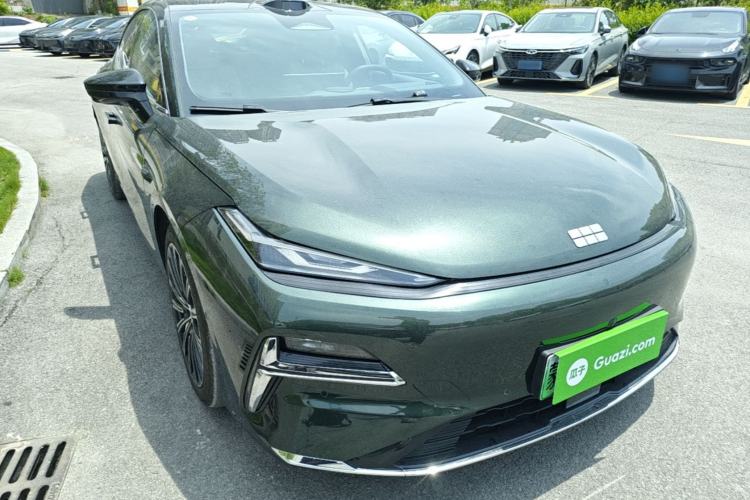 Used Geely Galaxy 8 2025 130km EM-P Starship Edition Front Right 45 Deg
