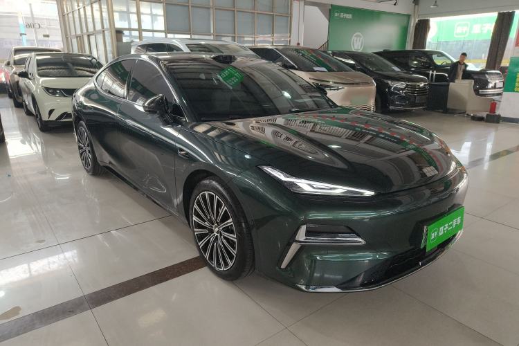 Used Geely Galaxy 8 2025 130km EM-P Starship Edition Front Right 45 Deg