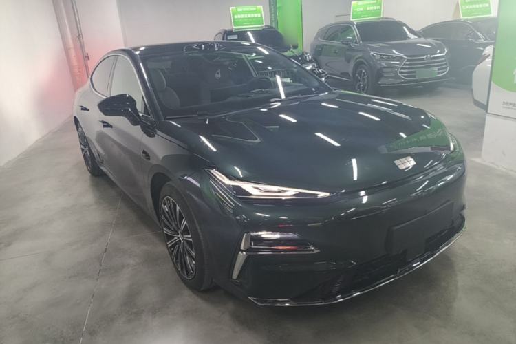 Used Geely Galaxy 8 2025 130km EM-P Starship Edition Front Right 45 Deg
