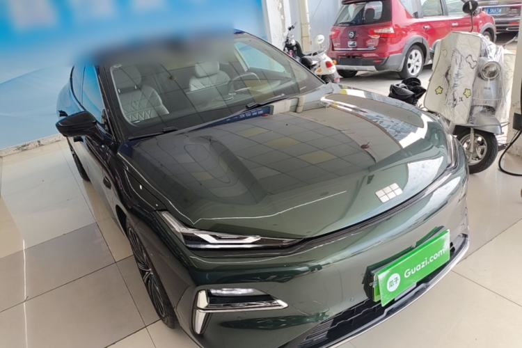 Used Geely Galaxy 8 2025 130km EM-P Starship Edition Front Right 45 Deg