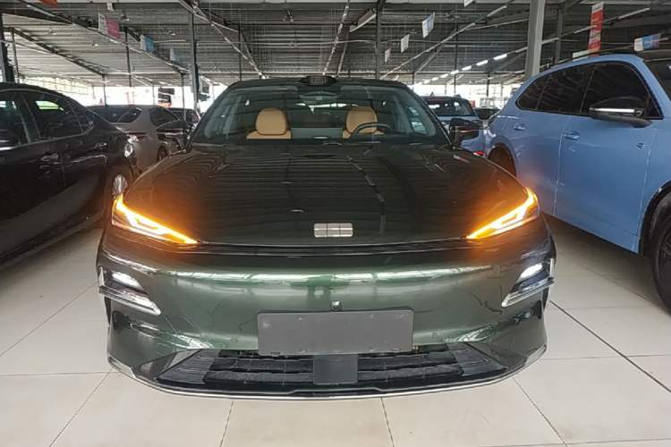 Used Geely Galaxy 8 2025 130km EM-P Starship Edition Front