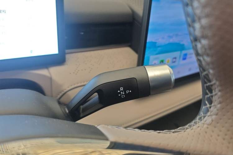 Used Geely Galaxy 8 2025 130km EM-P Starship Edition Gear Lever