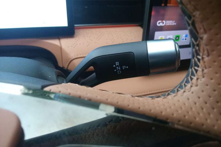 Used Geely Galaxy 8 2025 130km EM-i Flagship Edition Gear Lever