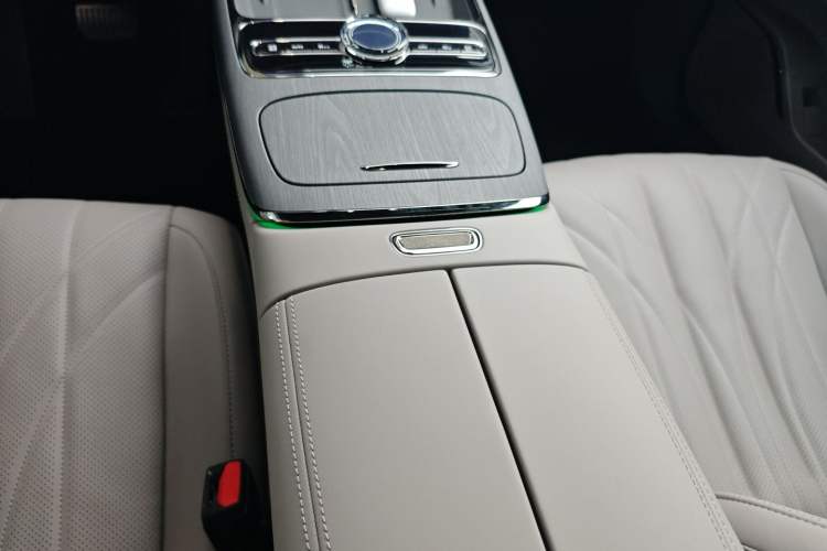 Used Geely Galaxy 8 2025 130km EM-P Starship Edition Gear Lever