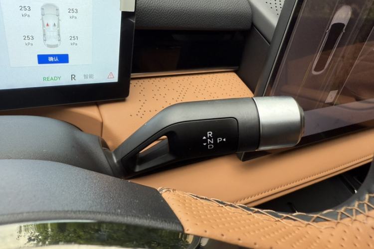 Used Geely Galaxy 8 2025 130km EM-P Starship Edition Gear Lever