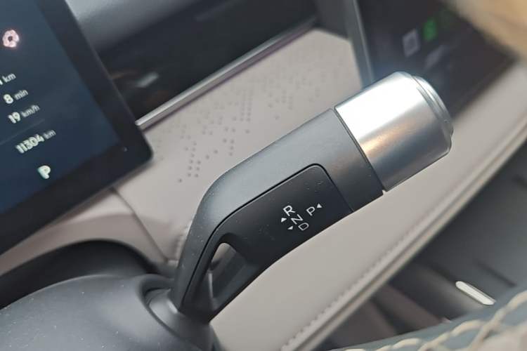 Used Geely Galaxy 8 2025 130km EM-P Starship Edition Gear Lever