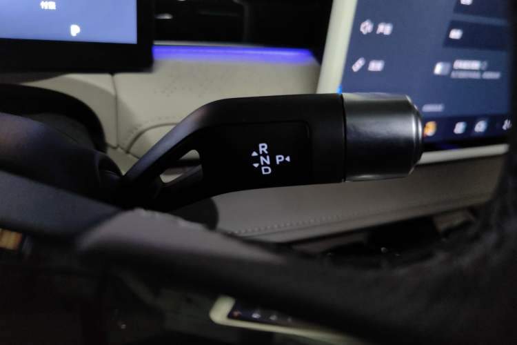 Used Geely Galaxy 8 2025 130km EM-P Starship Edition Gear Lever