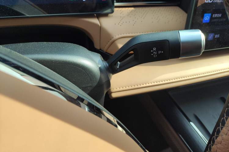 Used Geely Galaxy 8 2025 130km EM-P Starship Edition Gear Lever