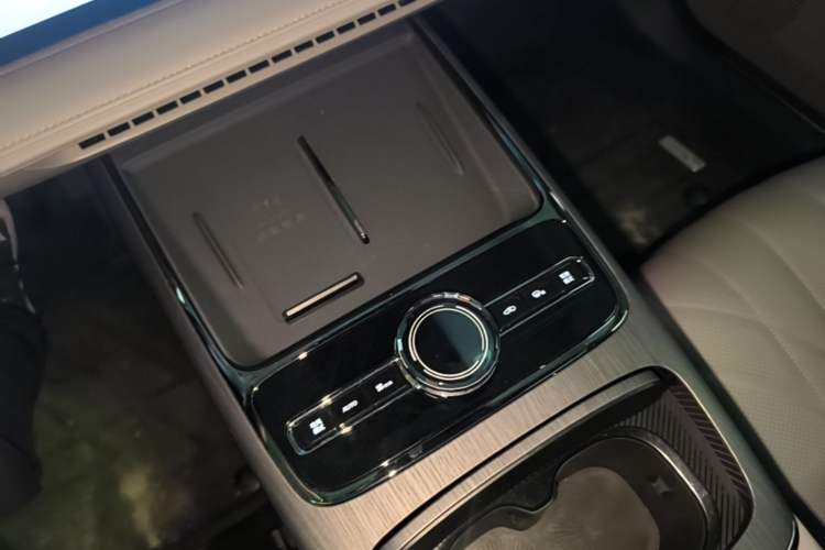 Used Geely Galaxy 8 2025 130km EM-P Starship Edition Gear Lever