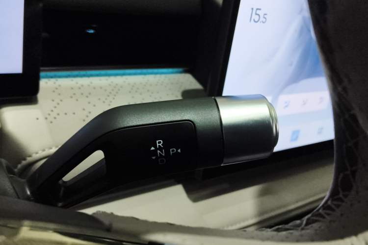 Used Geely Galaxy 8 2025 130km EM-P Starship Edition Gear Lever