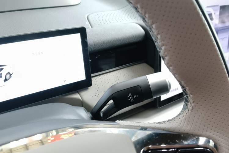 Used Geely Galaxy 8 2025 130km EM-P Starship Edition Gear Lever
