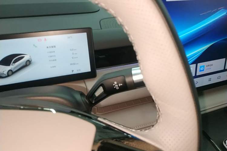 Used Geely Galaxy 8 2025 130km EM-P Starship Edition Gear Lever