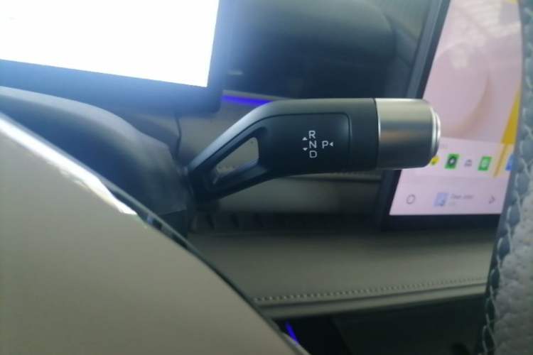 Used Geely Galaxy 8 2025 130km EM-P Starship Edition Gear Lever