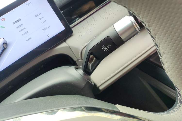Used Geely Galaxy 8 2025 130km EM-i Prestige Edition Gear Lever
