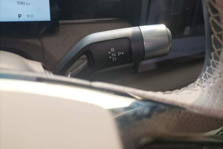 Used Geely Galaxy 8 2025 130km EM-P Starship Edition Gear Lever