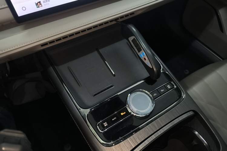 Used Geely Galaxy 8 2025 130km EM-P Starship Edition Gear Lever