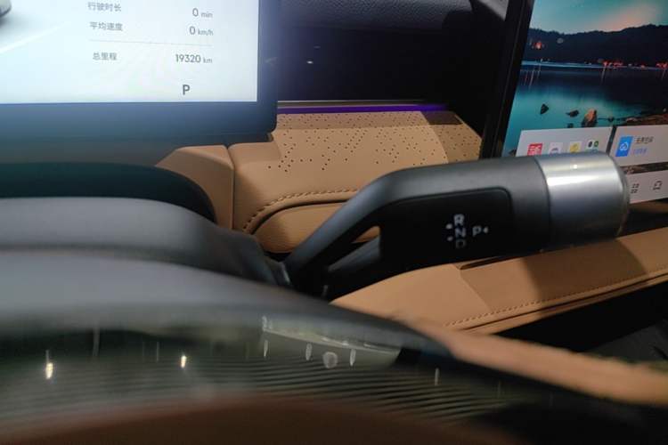 Used Geely Galaxy 8 2025 130km EM-i Deluxe Edition Gear Lever