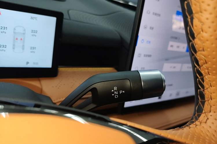 Used Geely Galaxy 8 2025 130km EM-P Starship Edition Gear Lever