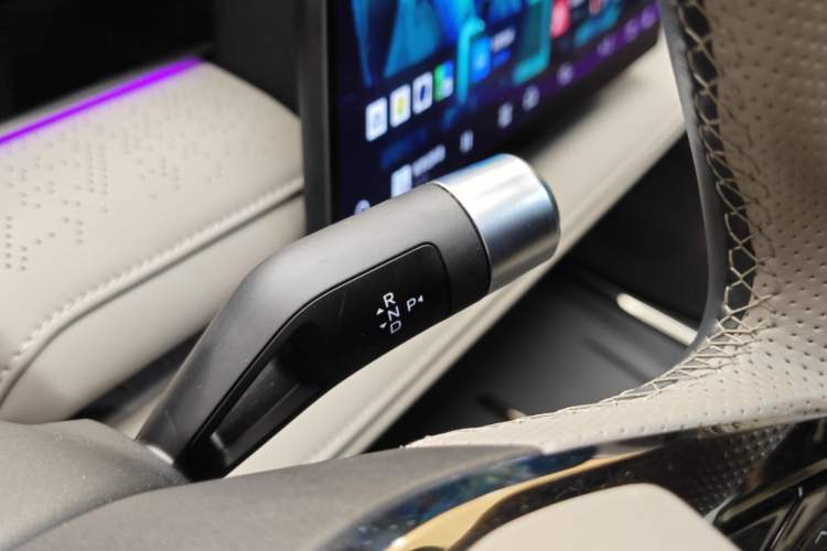 Used Geely Galaxy 8 2025 130km EM-P Starship Edition Gear Lever