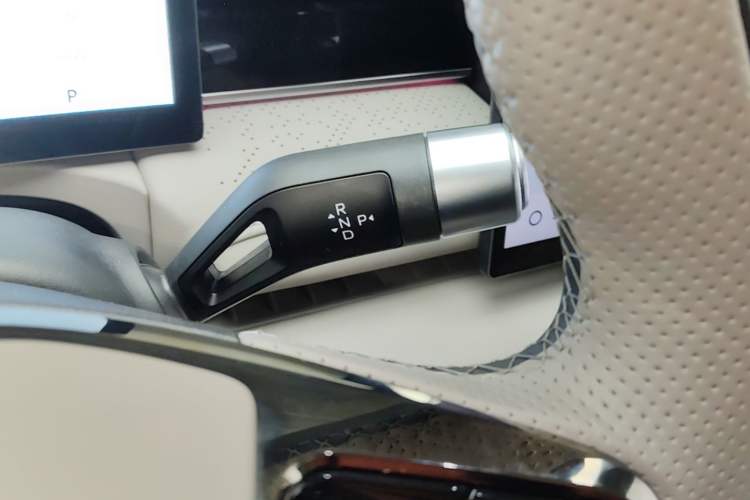 Used Geely Galaxy 8 2025 130km EM-P Starship Edition Gear Lever