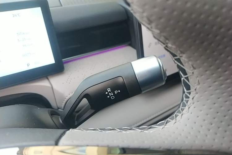 Used Geely Galaxy 8 2025 130km EM-i Prestige Edition Gear Lever