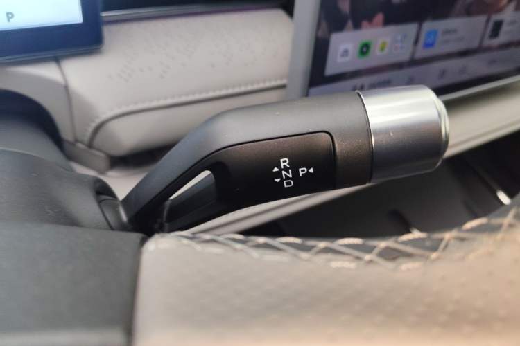 Used Geely Galaxy 8 2025 130km EM-P Starship Edition Gear Lever