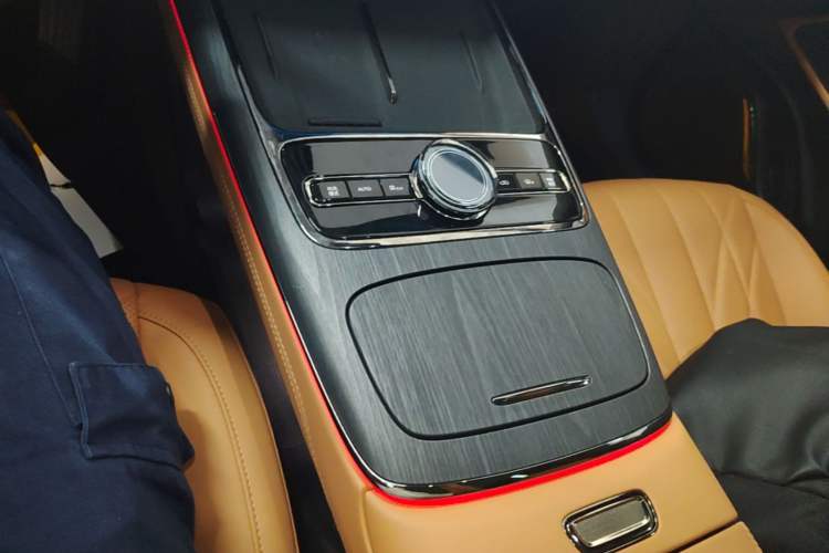 Used Geely Galaxy 8 2025 130km EM-P Starship Edition Gear Lever