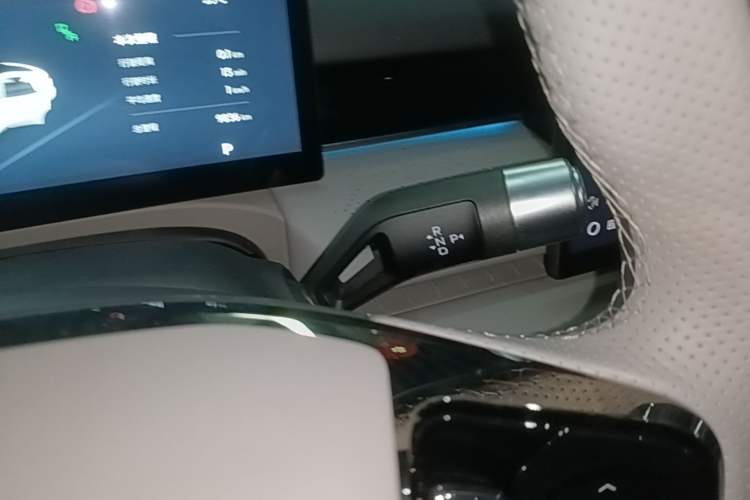 Used Geely Galaxy 8 2025 130km EM-P Starship Edition Gear Lever