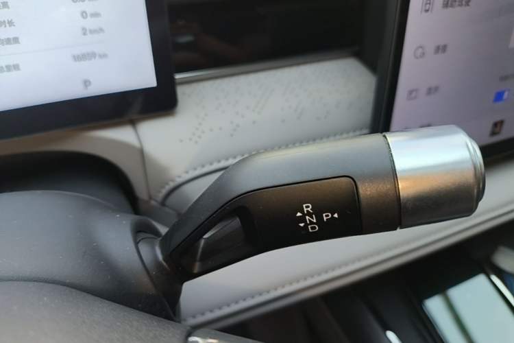 Used Geely Galaxy 8 2025 130km EM-P Starship Edition Gear Lever