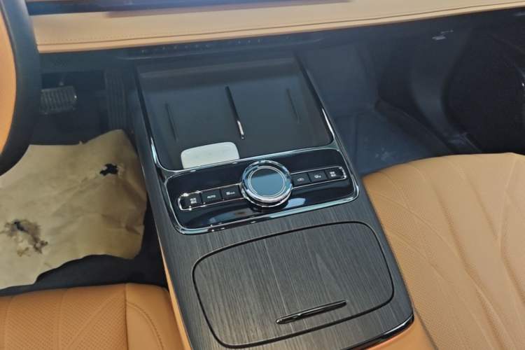 Used Geely Galaxy 8 2025 130km EM-P Starship Edition Gear Lever