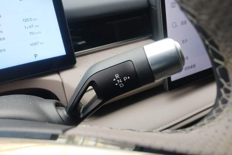 Used Geely Galaxy 8 2025 130km EM-P Exploration Edition Gear Lever