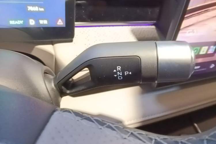 Used Geely Galaxy 8 2025 130km EM-P Starship Edition Gear Lever