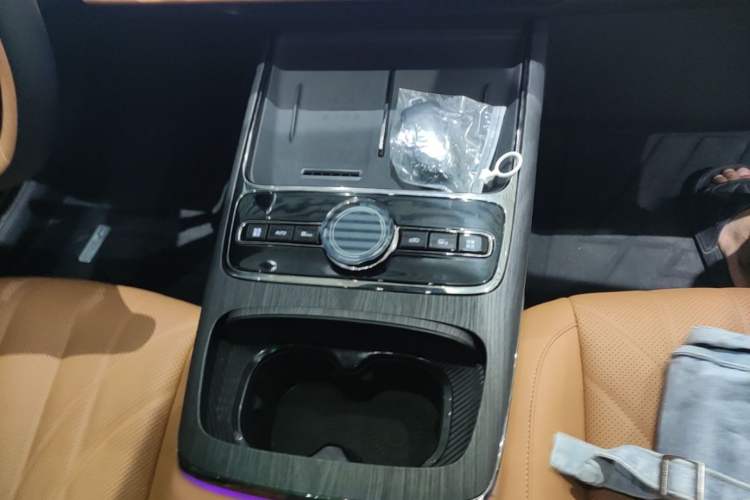 Used Geely Galaxy 8 2025 130km EM-i Deluxe Edition Gear Lever
