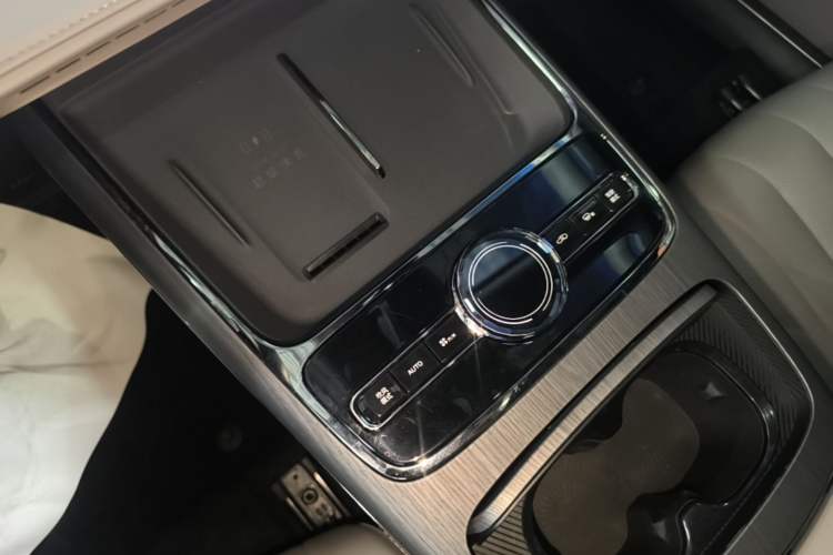 Used Geely Galaxy 8 2025 130km EM-P Starship Edition Gear Lever