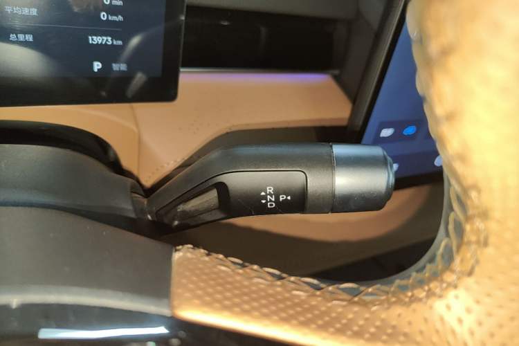 Used Geely Galaxy 8 2025 130km EM-P Starship Edition Gear Lever