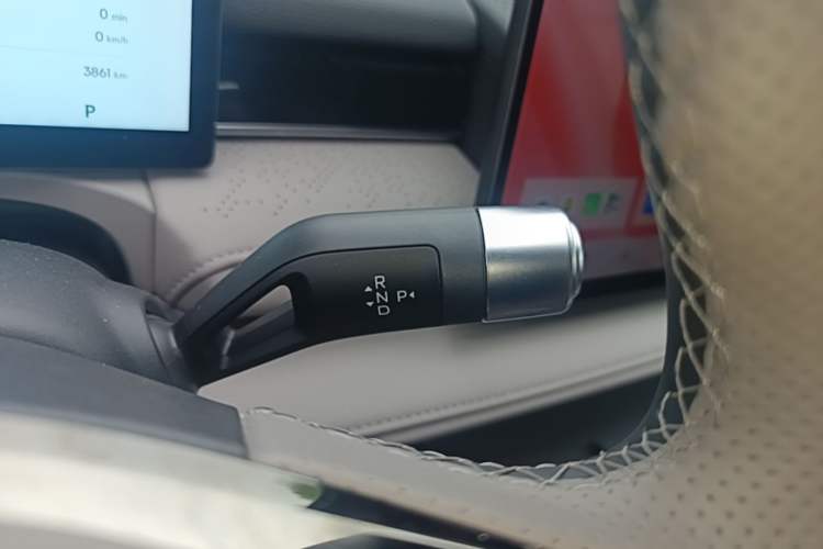Used Geely Galaxy 8 2025 130km EM-i Flagship Edition Gear Lever