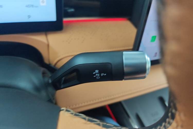 Used Geely Galaxy 8 2025 130km EM-i Flagship Edition Gear Lever