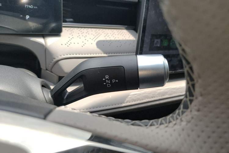 Used Geely Galaxy 8 2025 130km EM-P Starship Edition Gear Lever