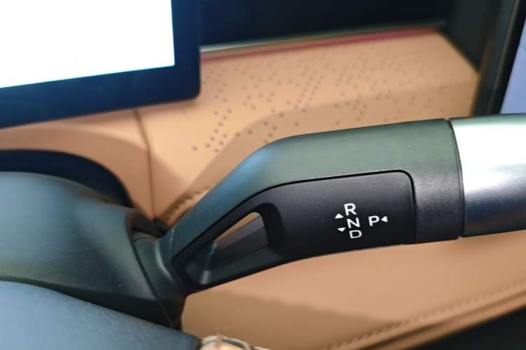 Used Geely Galaxy 8 2025 130km EM-P Starship Edition Gear Lever