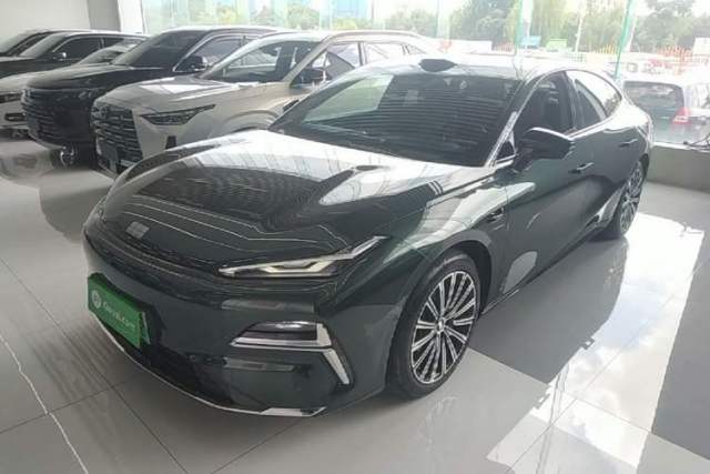 Used Geely Galaxy 8 2025 130km EM-P Starship Edition