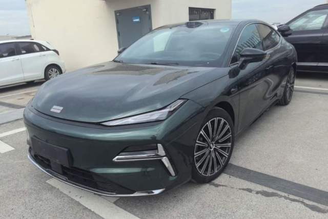 Used Geely Galaxy 8 2025 130km EM-P Starship Edition