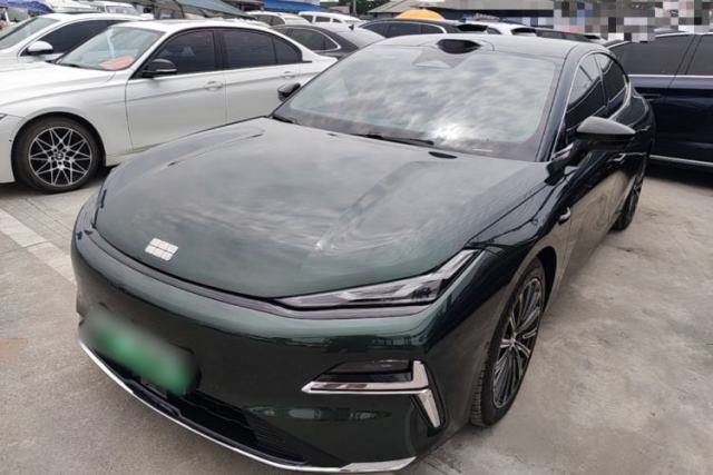 Used Geely Galaxy 8 2025 130km EM-P Starship Edition