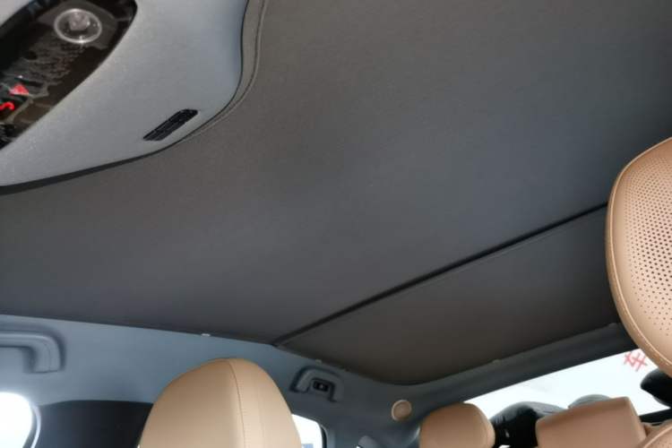 Used Geely Galaxy 8 2025 130km EM-i Prestige Edition Headliner