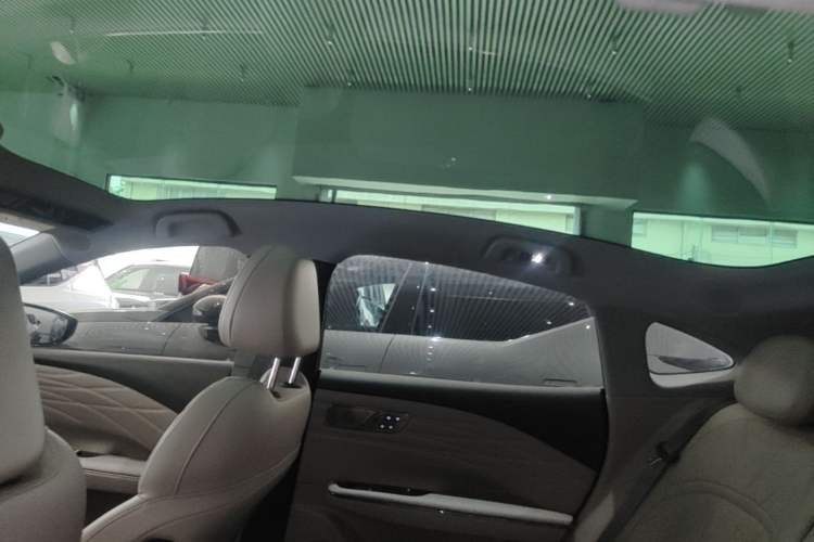 Used Geely Galaxy 8 2025 130km EM-i Deluxe Edition Headliner