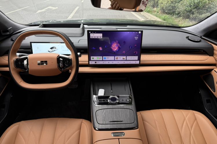 Used Geely Galaxy 8 2025 130km EM-P Starship Edition Interior 1