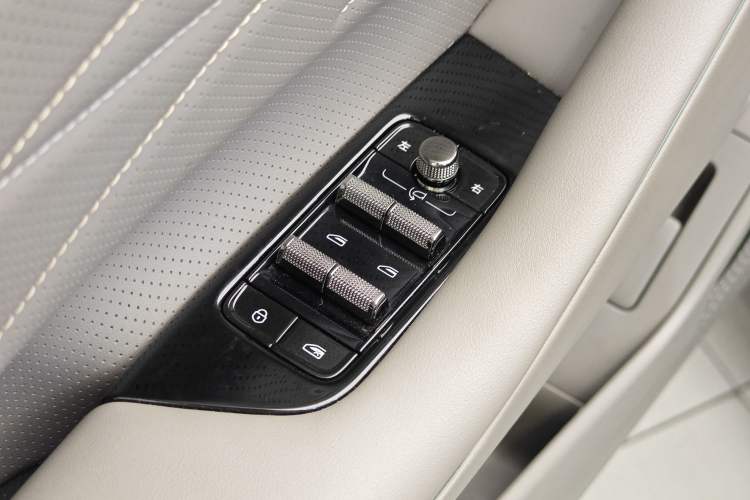 Used Geely Galaxy 8 2025 130km EM-P Starship Edition Interior 1