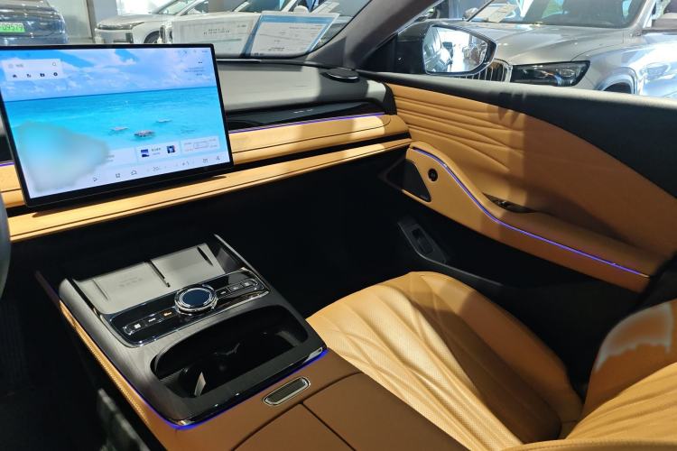 Used Geely Galaxy 8 2025 130km EM-P Starship Edition Interior 1